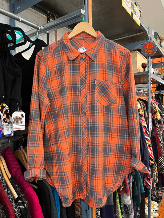 size 18 (lies) orange plaid black miilk top - button up