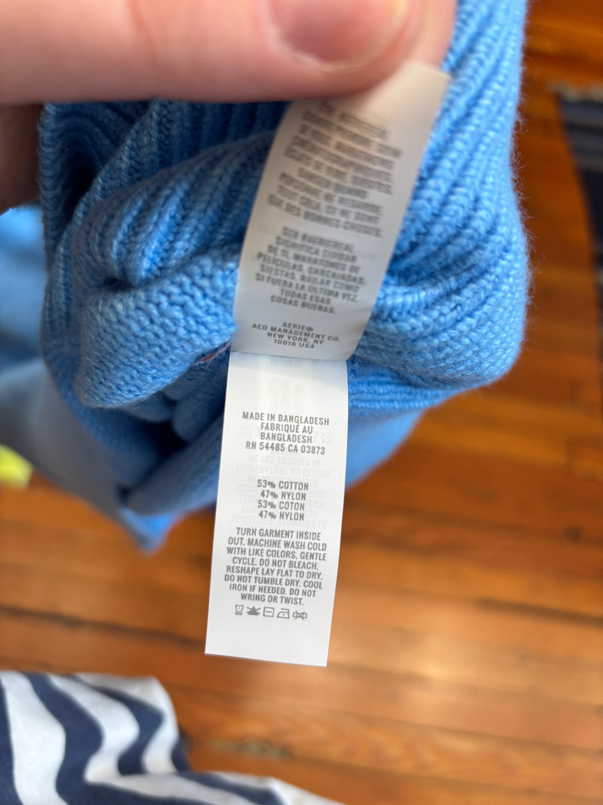 size L-1X blue with wiener dog American Eagle sweater - knit