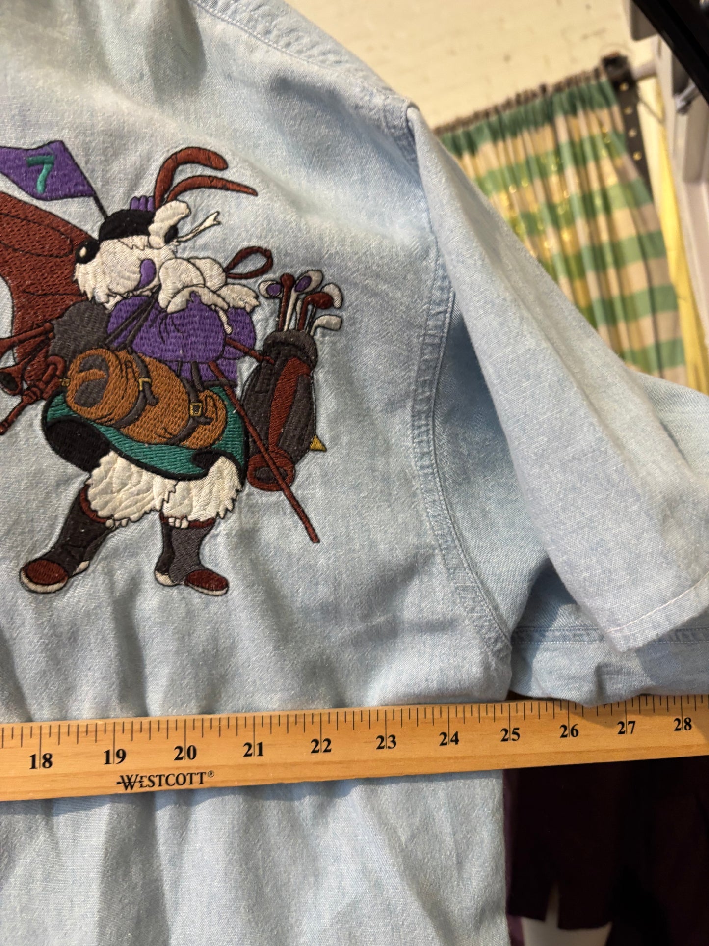 size XL light wash with embroidered dogs VINTAGE Modango Homme shirt - button up