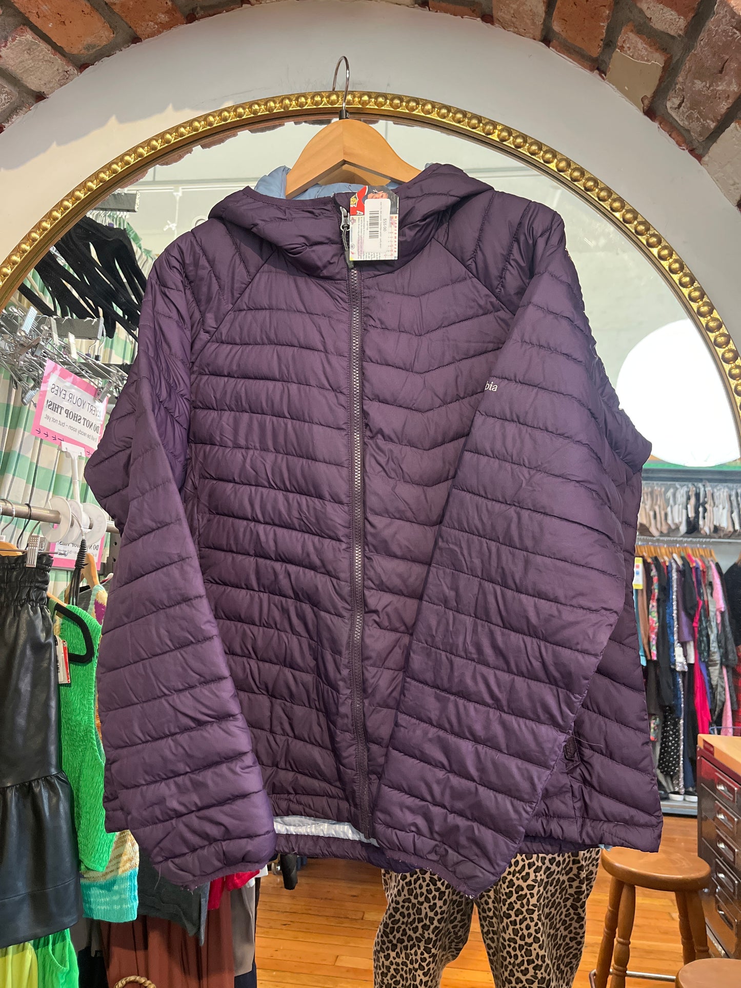 size XXL dark purple  Columbia jacket - puffy short