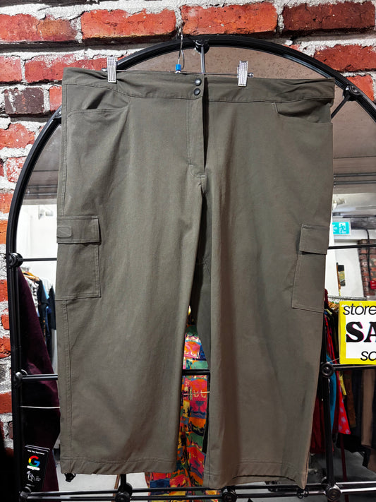 size 20 green ribbed technical TIlley pants - cropped