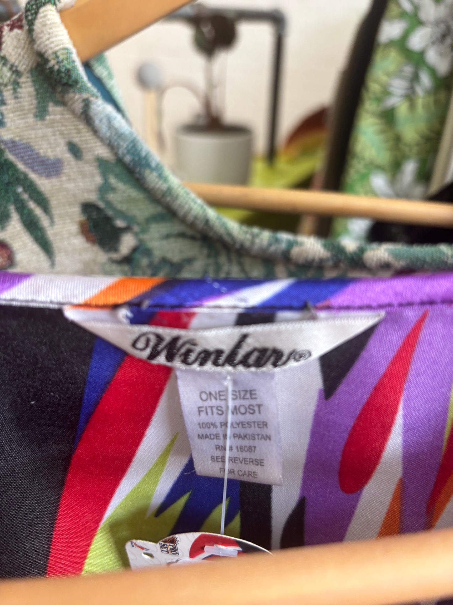 AS IS flex size  black white colours  VINTAGE Winlar kaftan