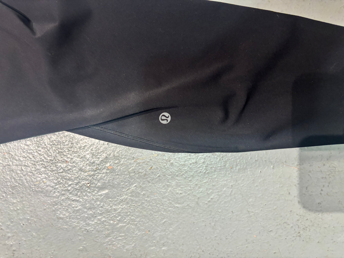 size 18 black technical Luluelemon leggings