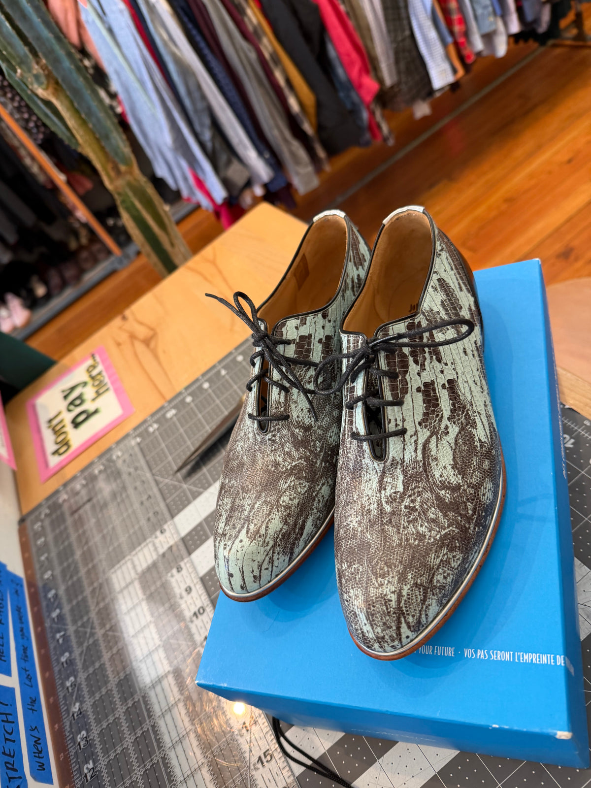Fluevog size 8 Mariella (Modvog) in Overo light blue