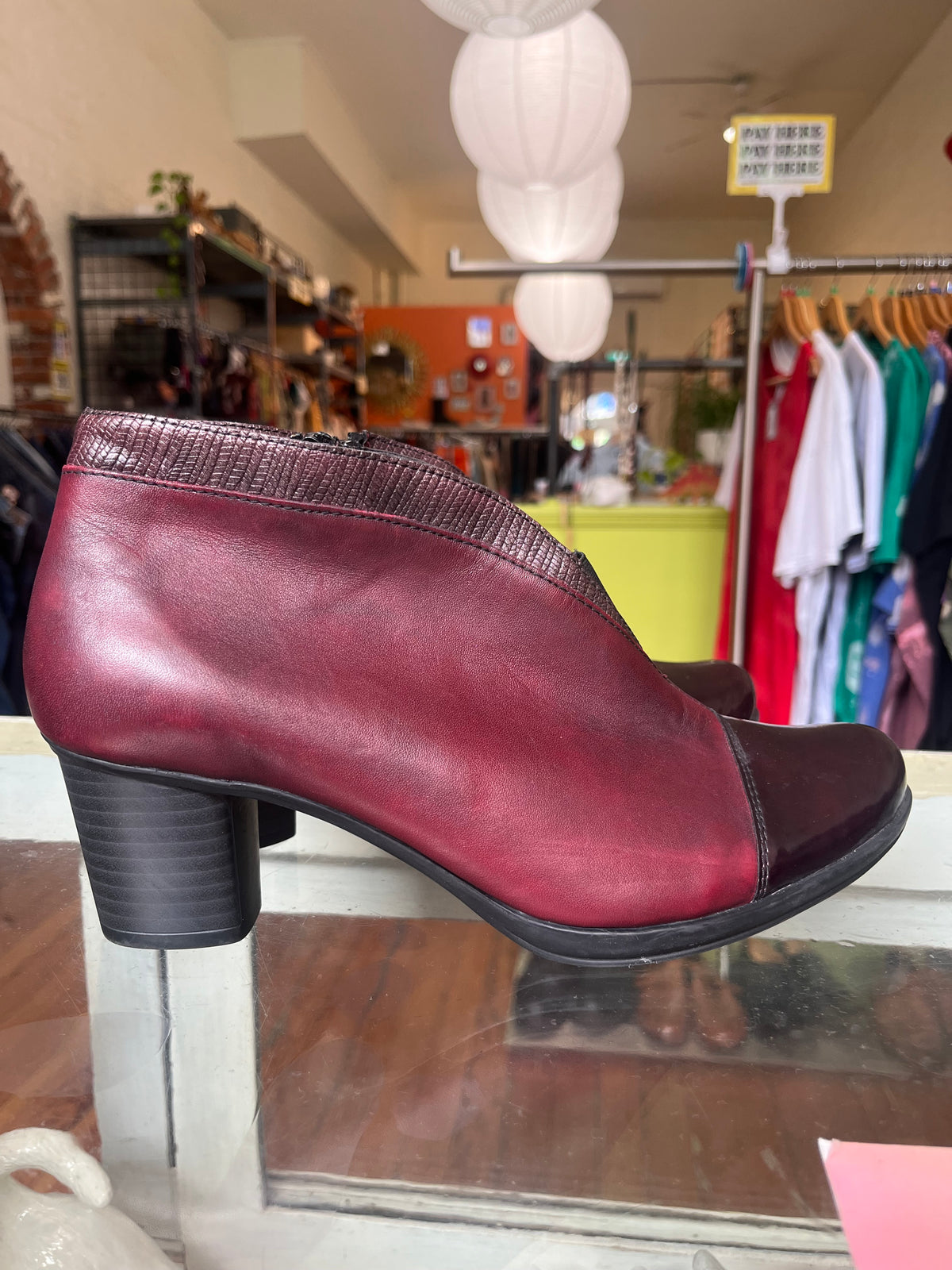 size 41 burgundy LEATHER Remonte booties