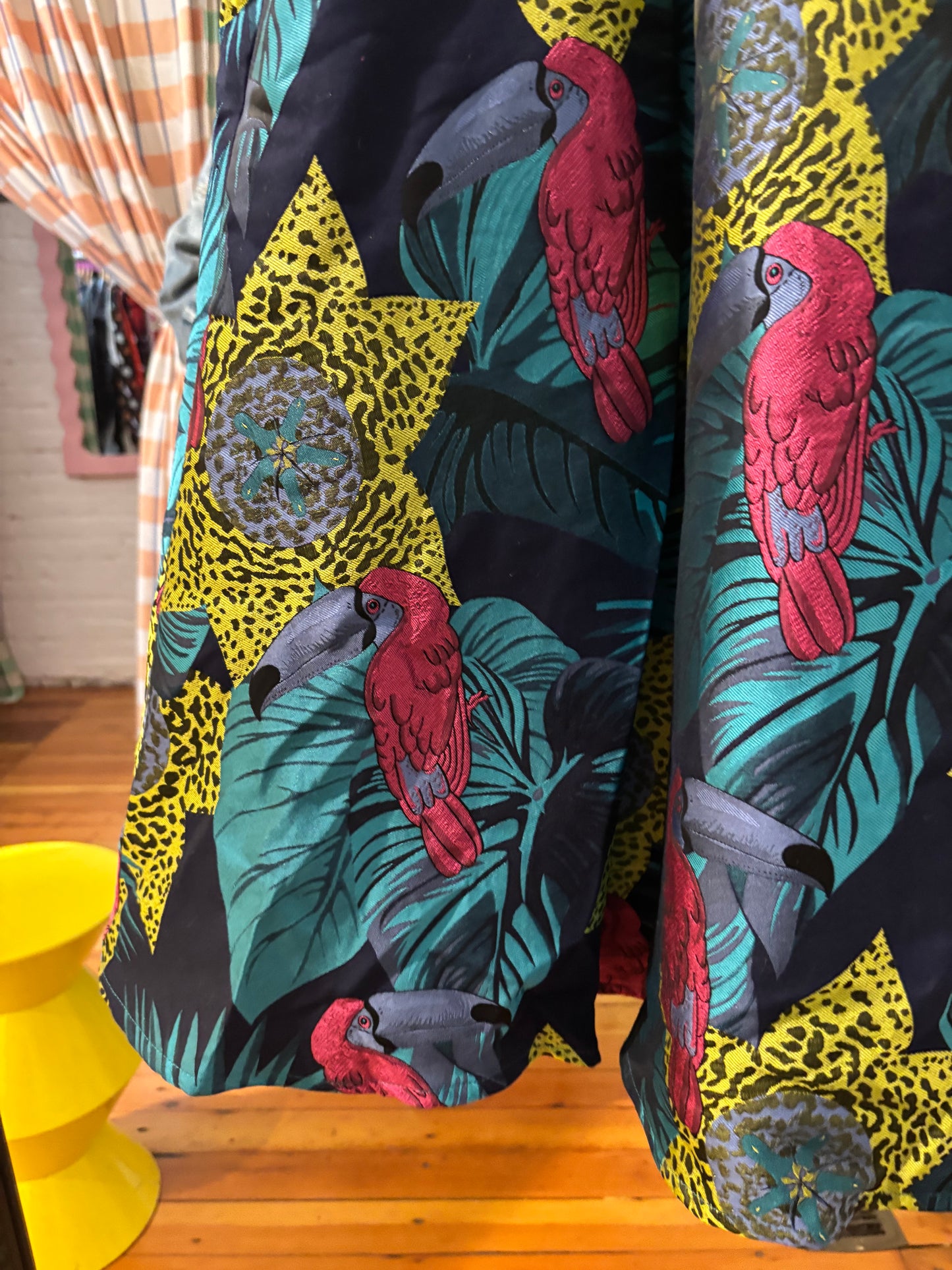 size 14 teal parrot cheetah velvet Collectif vintage dress - midi