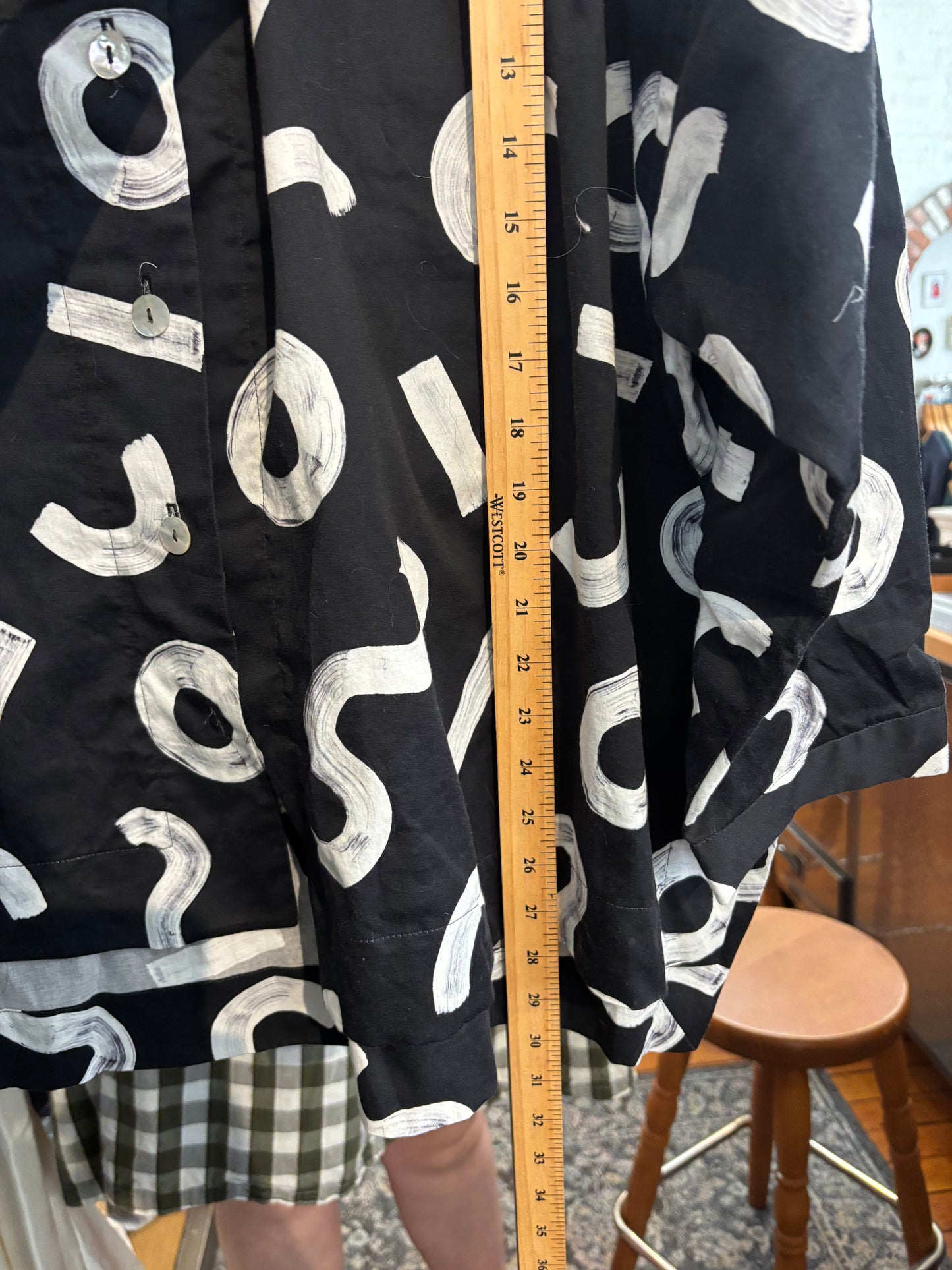 AS IS size flex black with white S Muna + Broad top