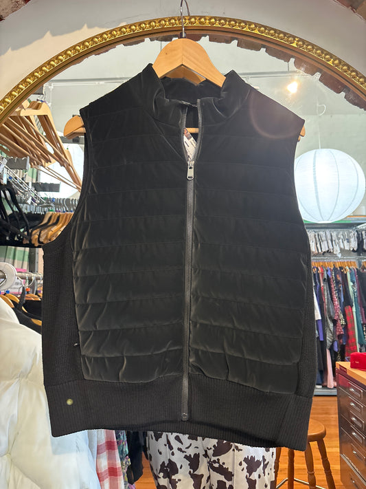 size 1X black merino blend Athleta vest - puffer