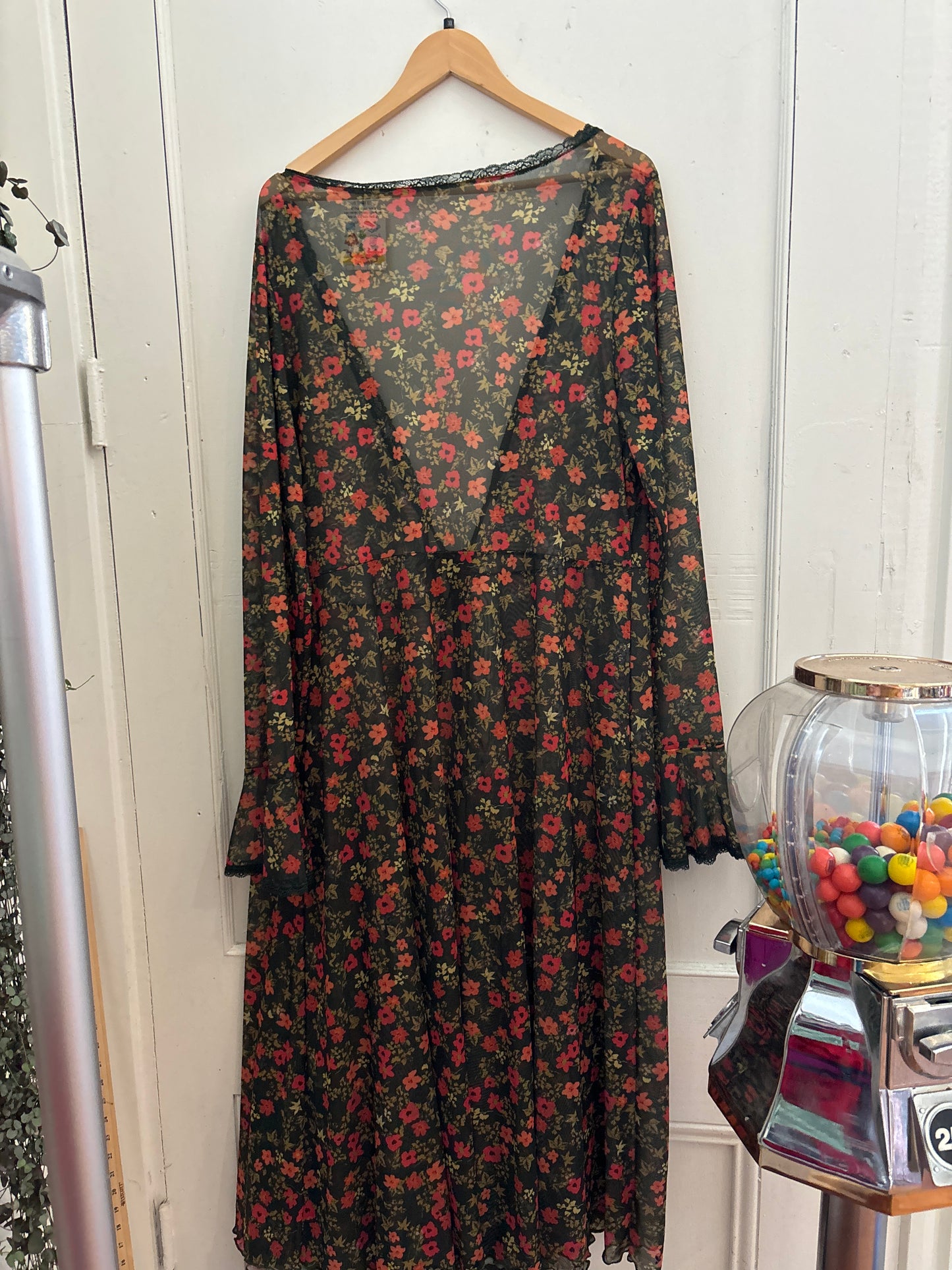 Size XXL sheer green with red floral - Duster