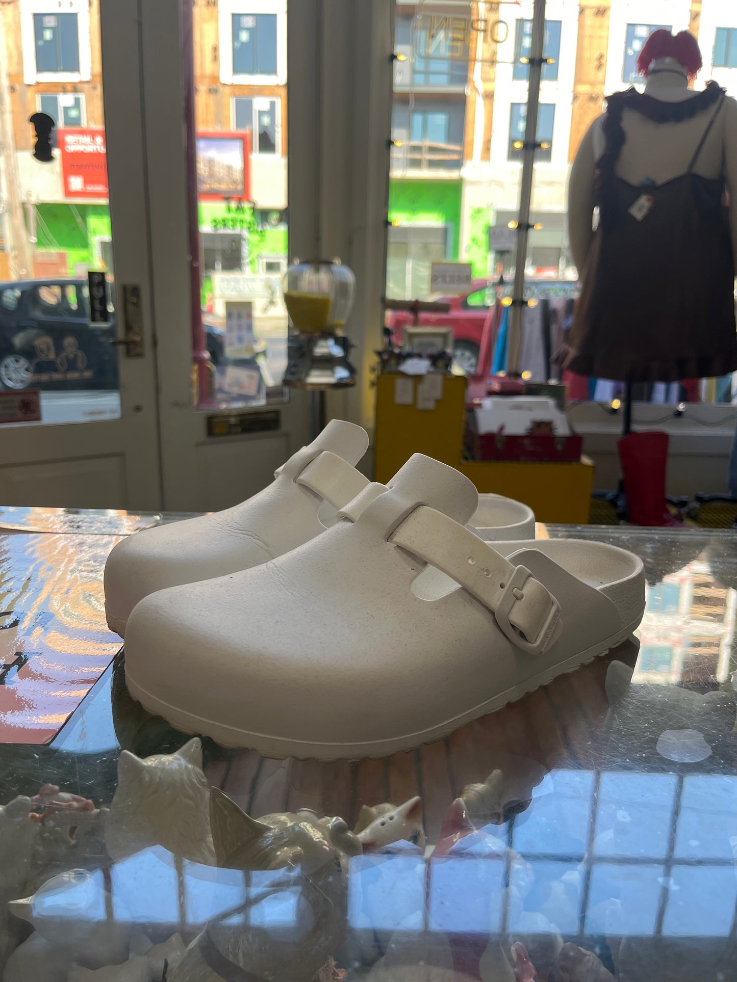 size 40 white  Birkenstock clogs