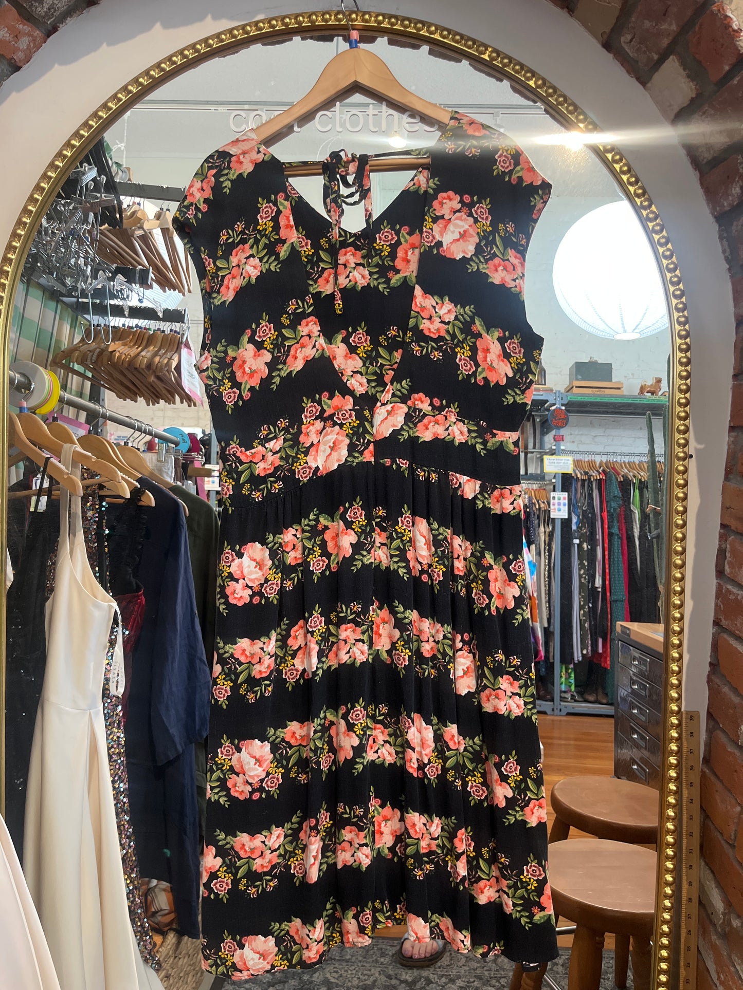 size 3X black with pink roses Field Day dress - mid