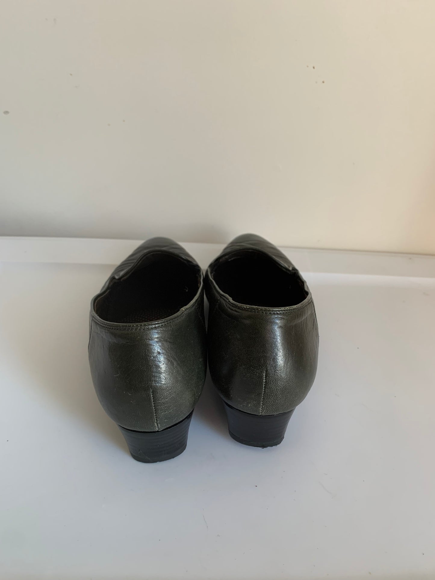 Size 6W Vintage Leather Shoes