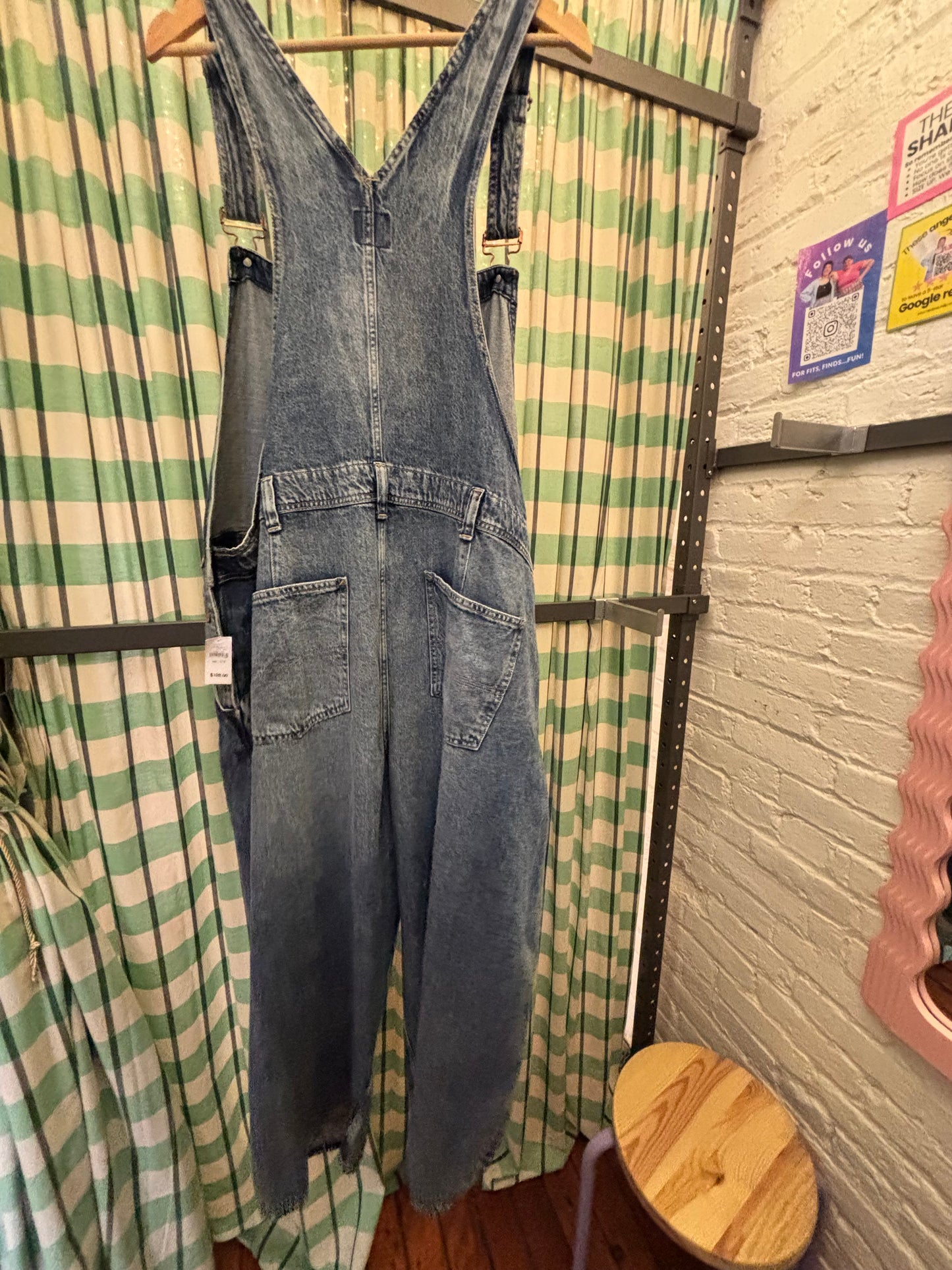 size XXL mid wash denim Gap overalls