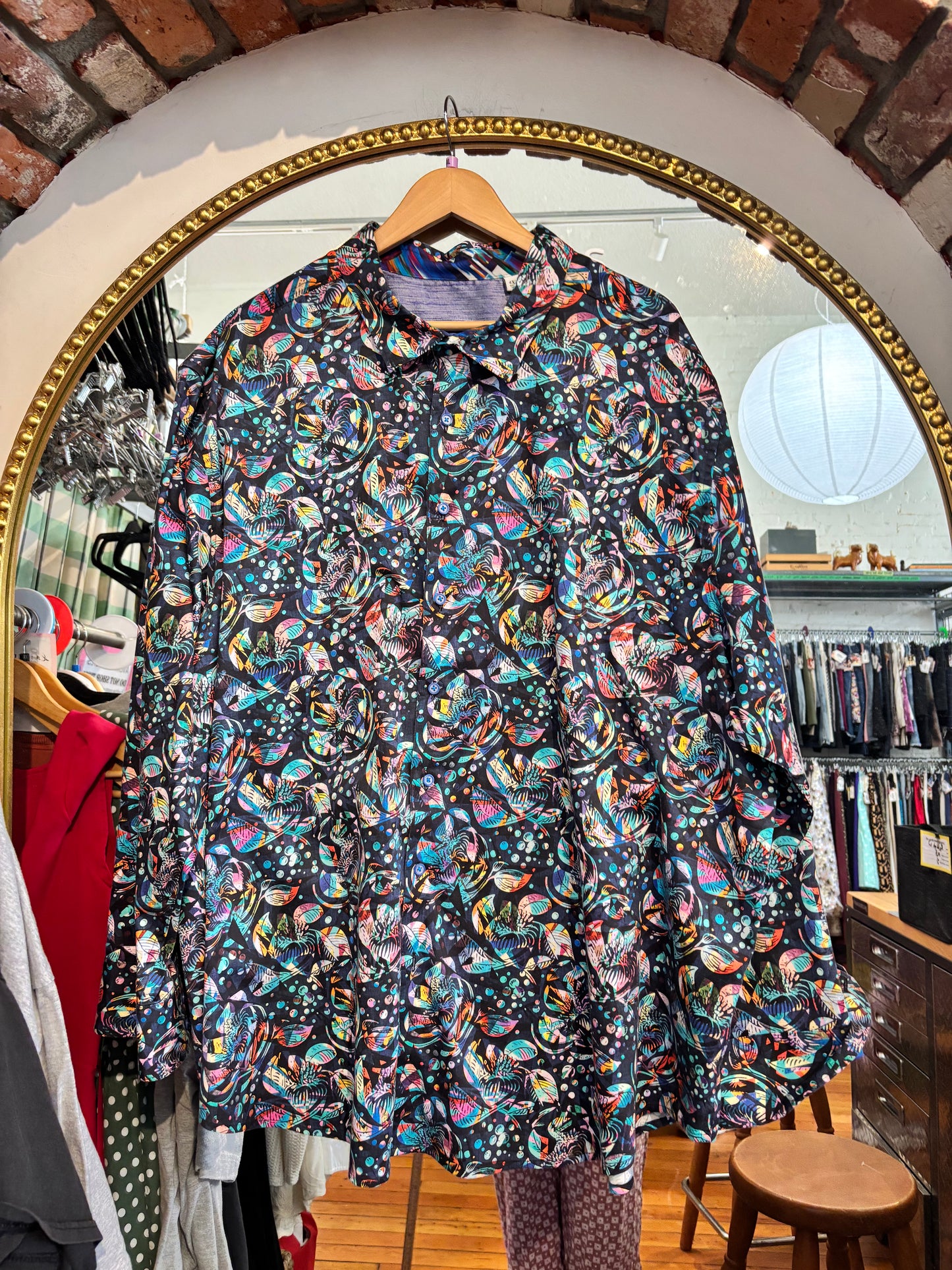 size 4XL ocean rainbow Robert Graham top - button up long sleeve