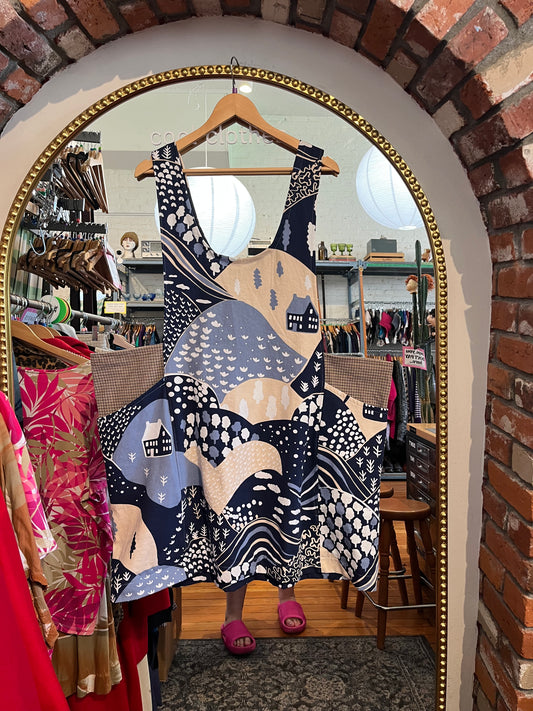 Size 2Xish Navy landscape Pinafore Maker