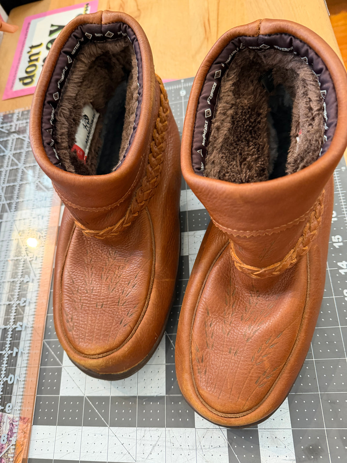 size L11 brown leather Manitobag Mukluks boot WATERPROOF TAMARACK ANKLE