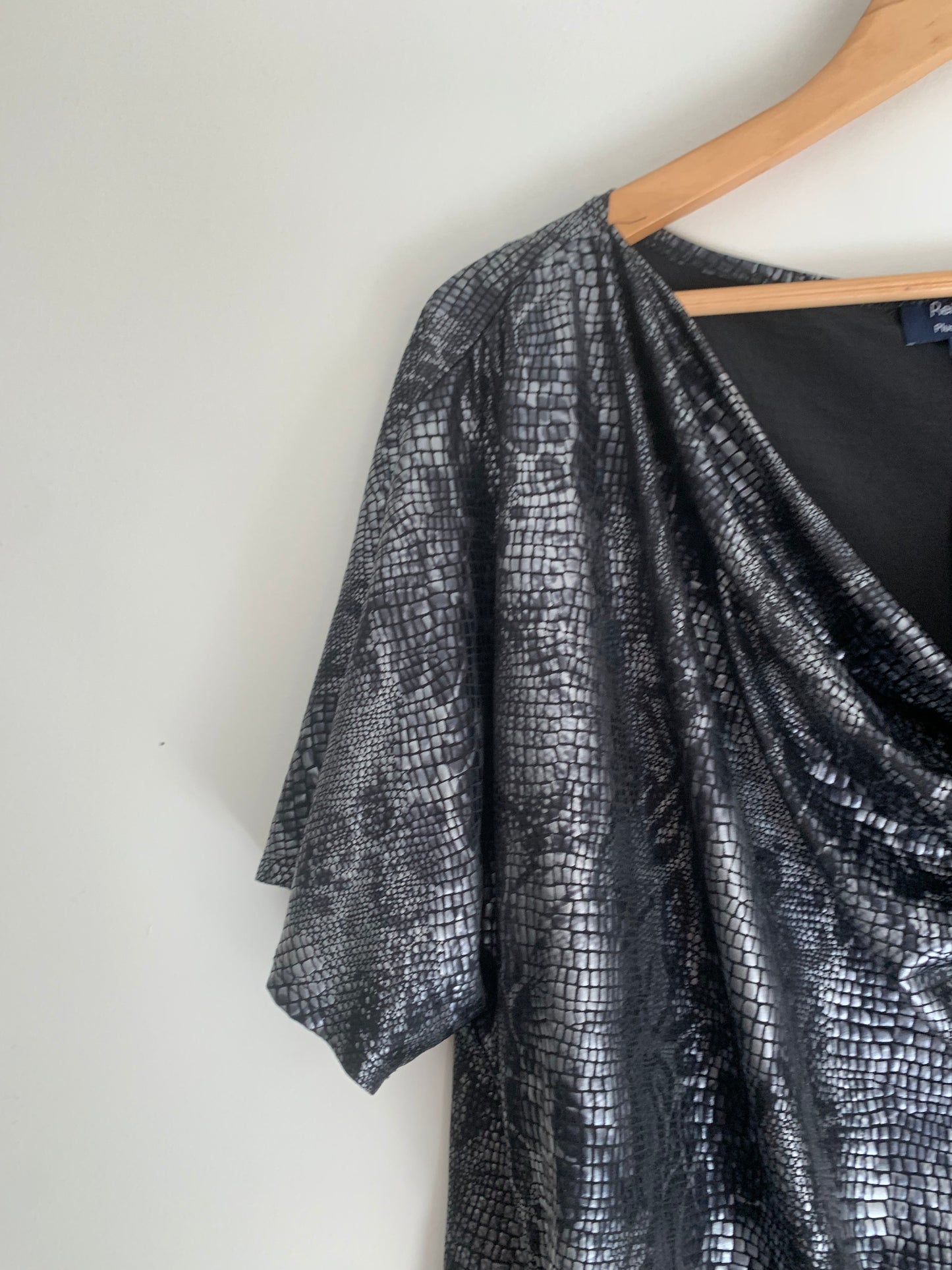 Size 3X Petite - Black-Silver Pattern Top