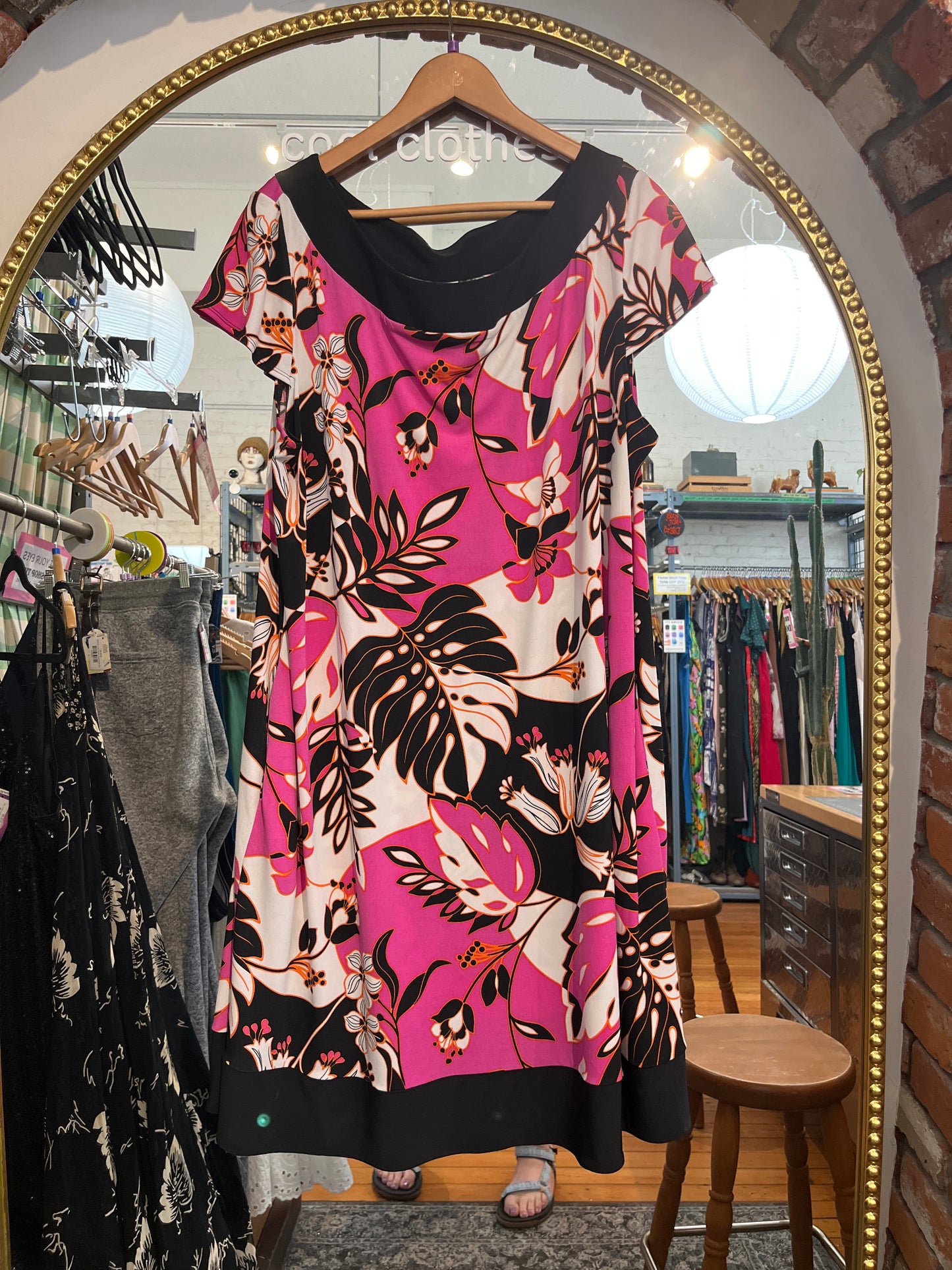 size 3X white pink orange tropical Sangria Woman dress - knee