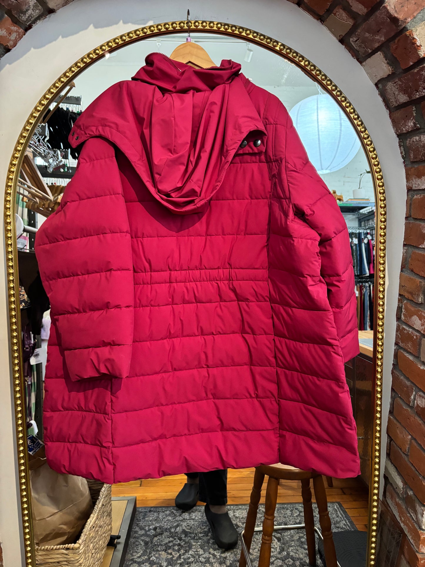 size 4XL fuschia  In Every Story jacket - puffer