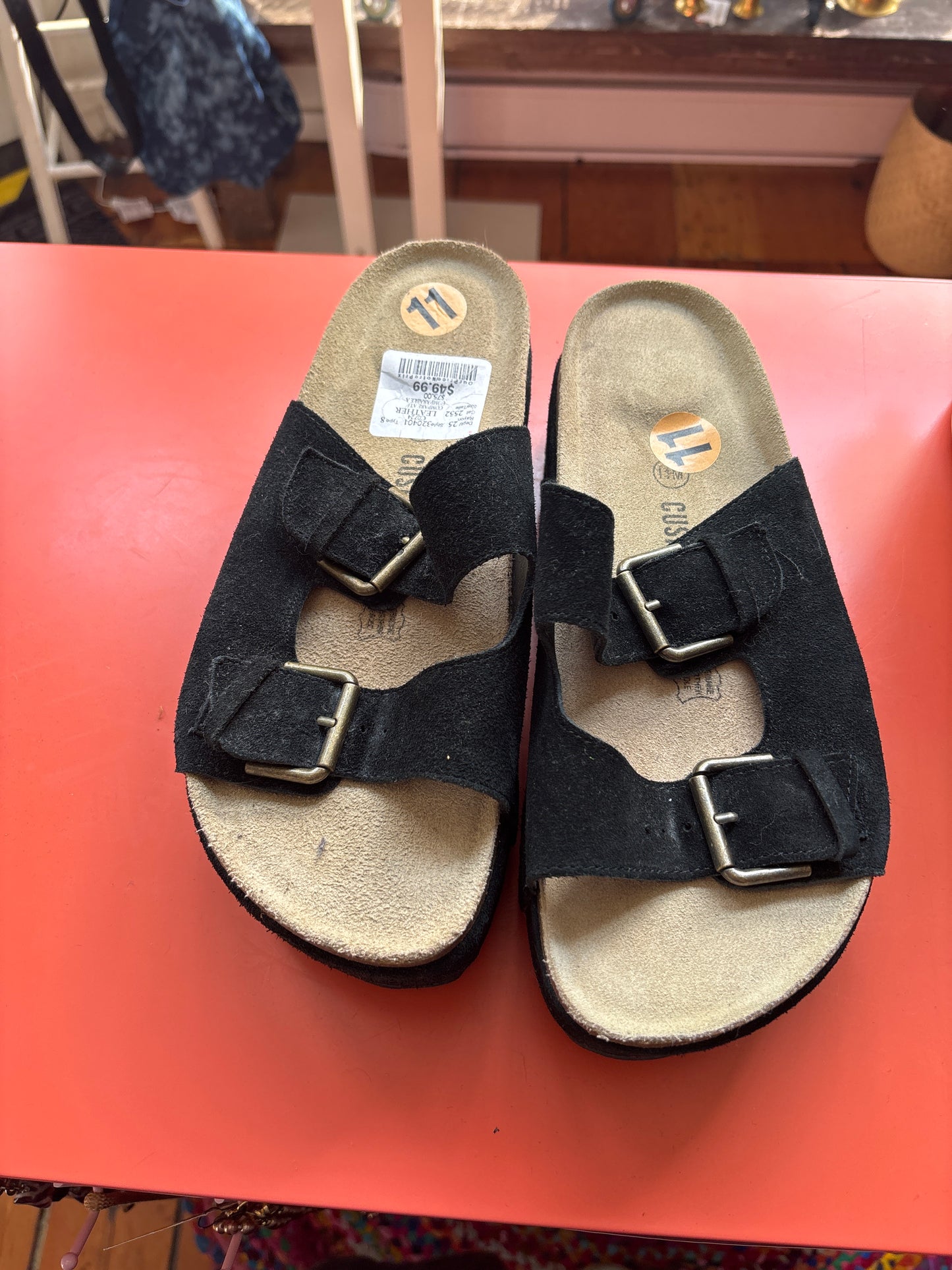 size 11 black strap Cushionnaire sandals