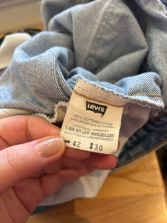 Size 42x30 orange tab Levis