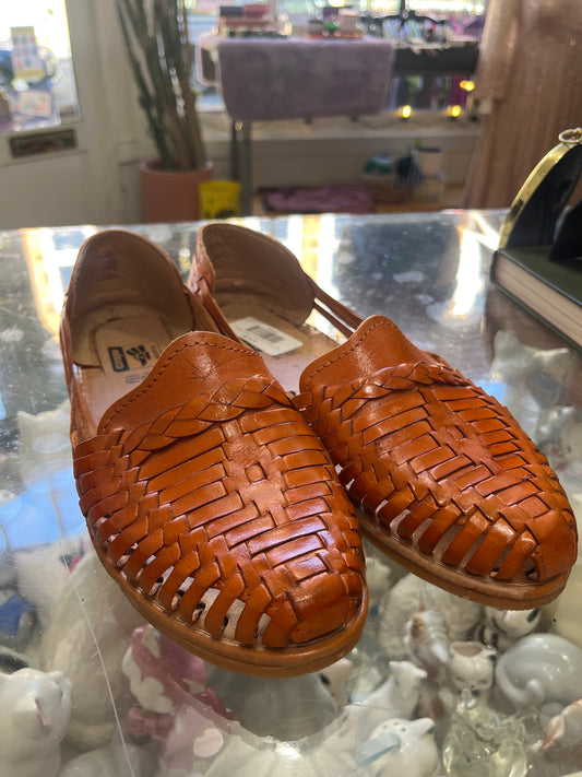 size 7 orange brown leather VINTAGE Hecho En shoes - hecho