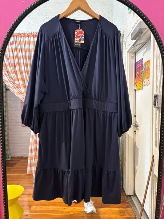 size 4X NWT navy Torrid dress - knee