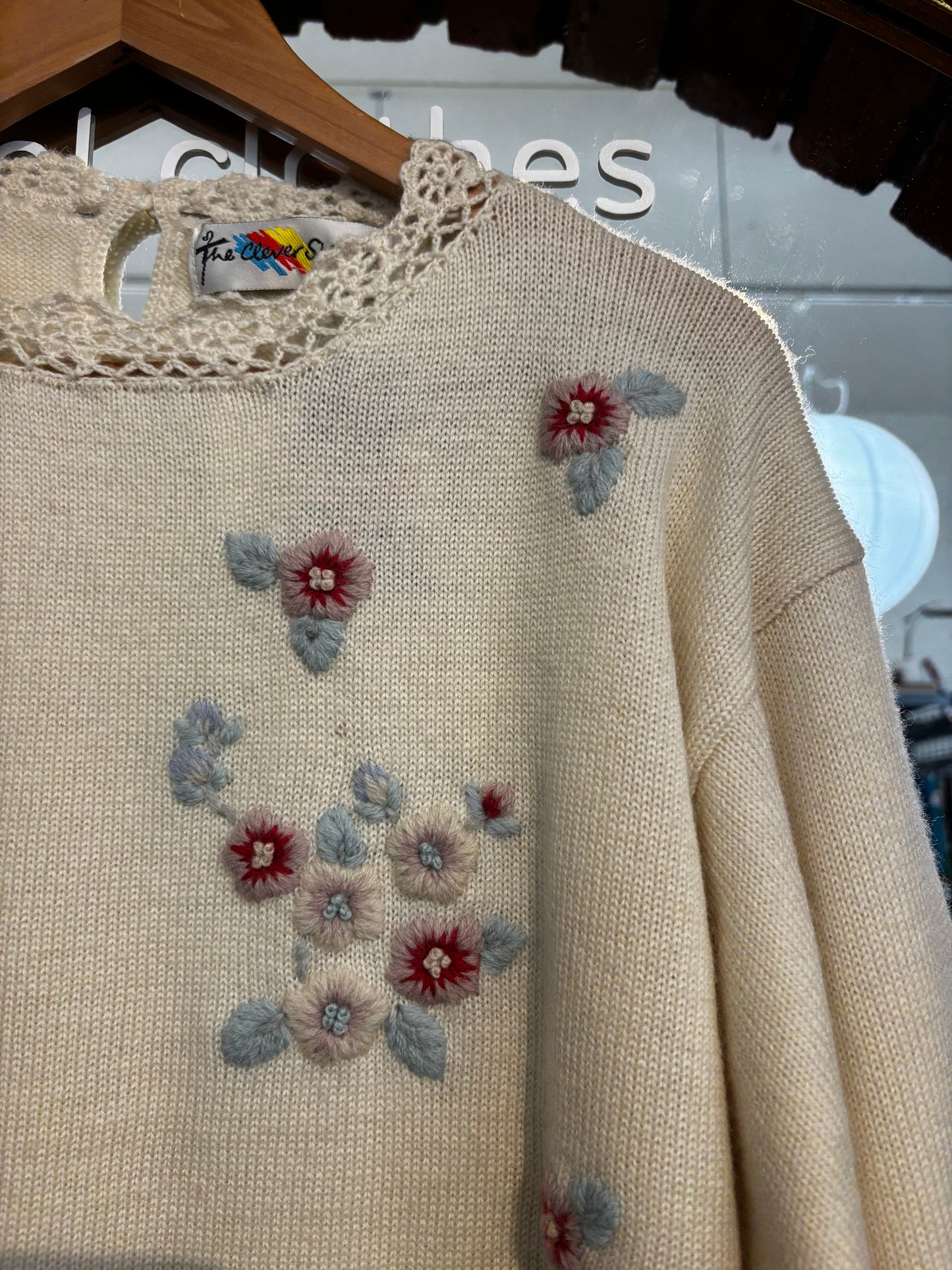 Size XXL cream floral embroidered The Clever Shepard sweater