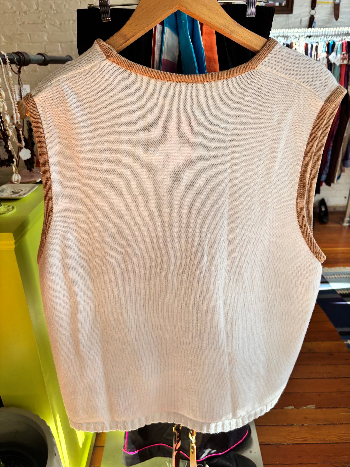 size flex cream with pink flowers VINTAGE vest - knit