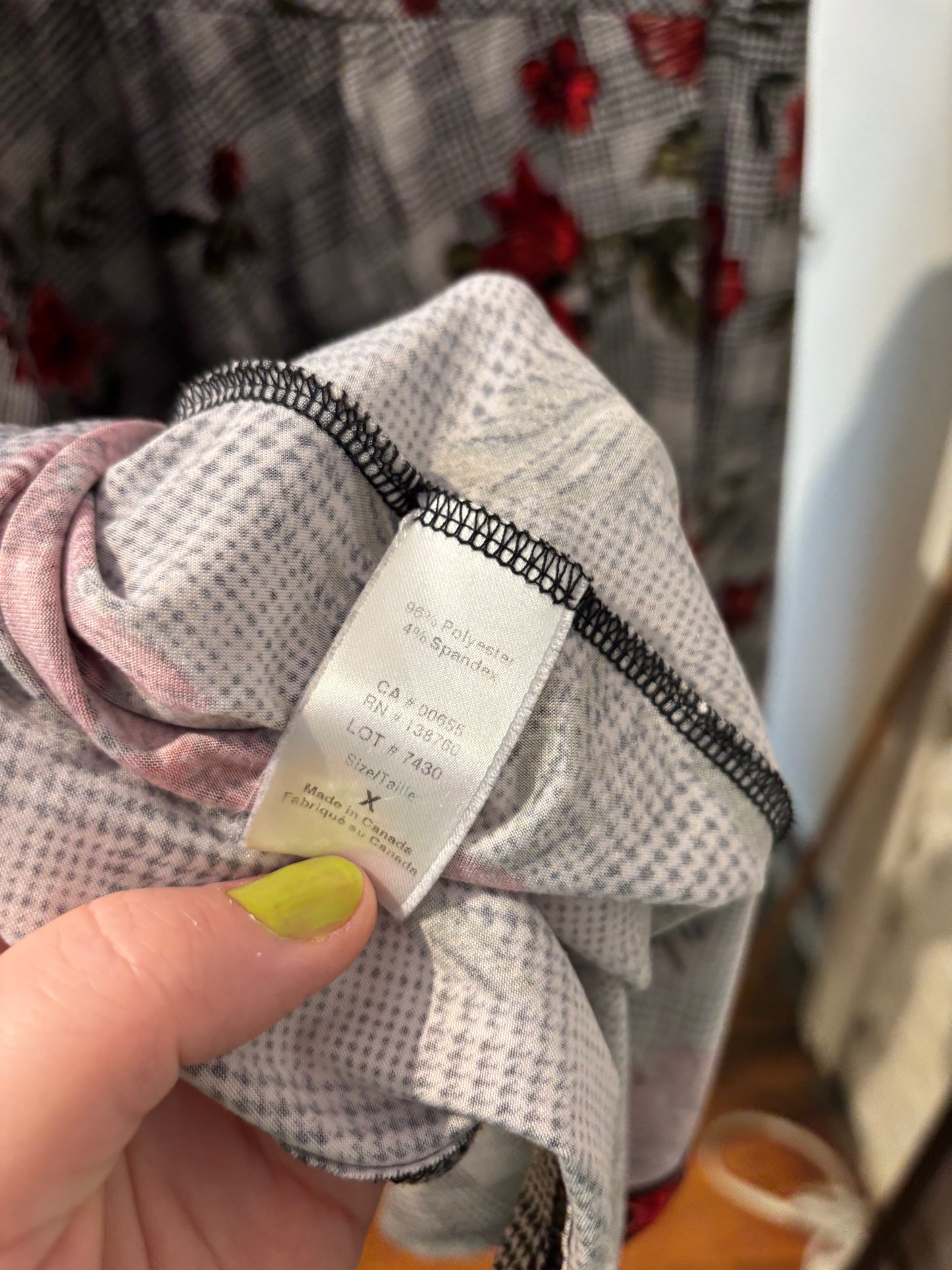 Size X black white hounds floral pattern In Every Story dress - knee