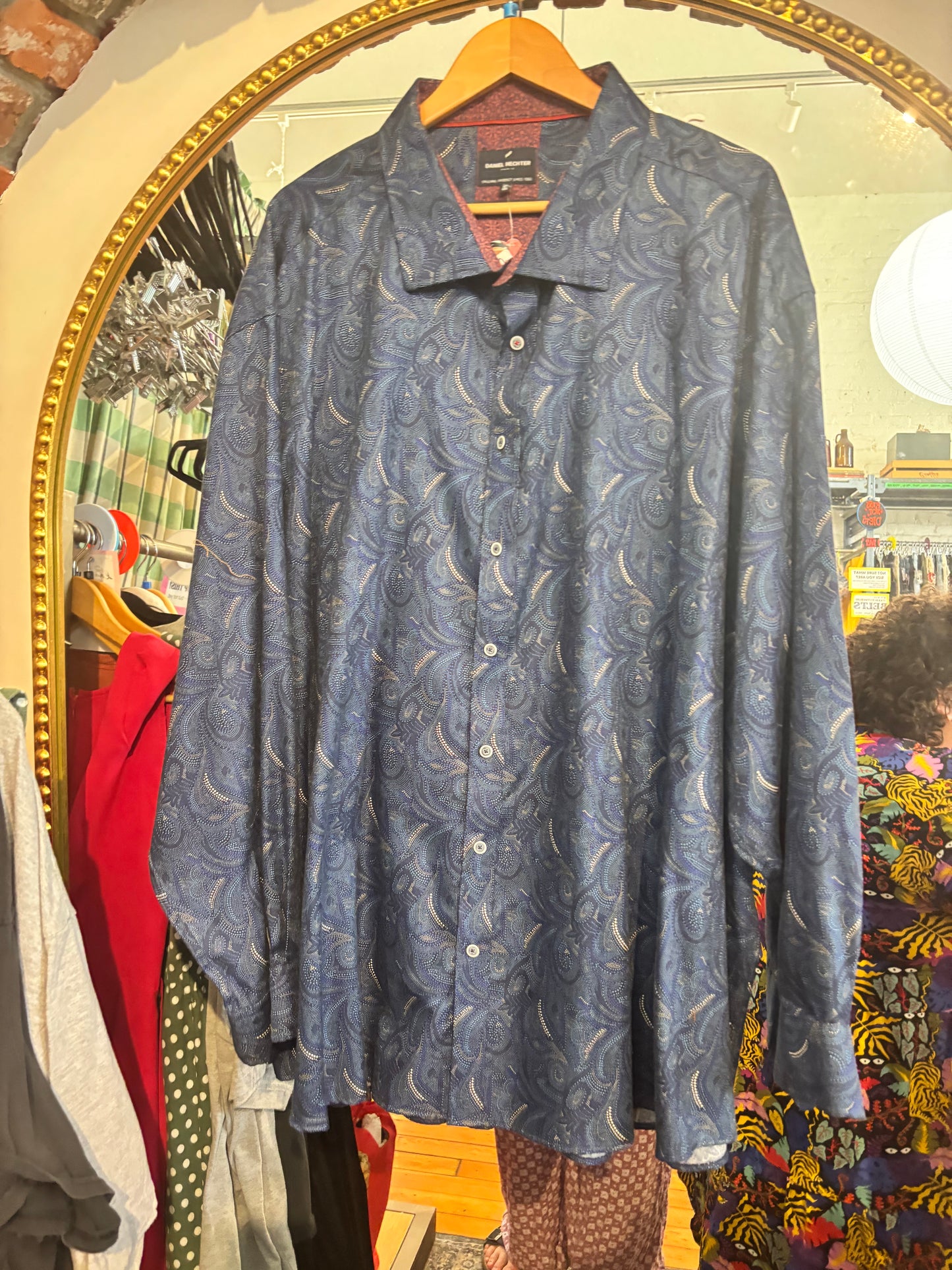 size 6X blue pattern Daniel Hechter button up
