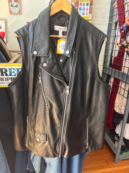 size 3X black PLEATHER Addition Elle vest - moto