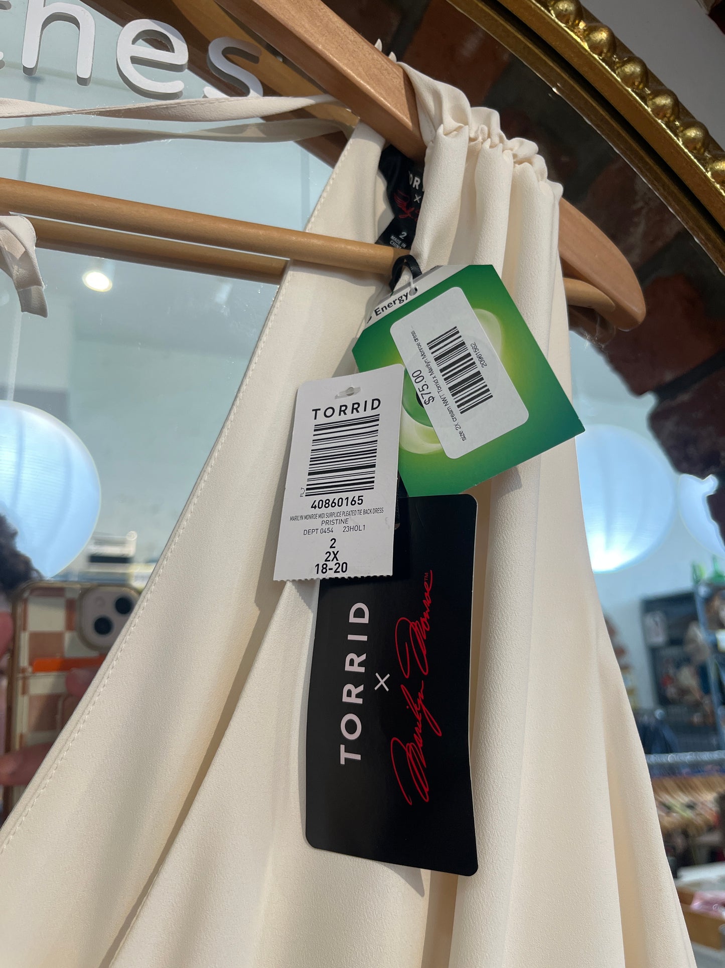 size 2X cream NWT Torrid x Marilyn Monroe dress - mid