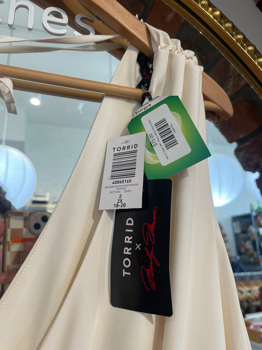 size 2X cream NWT Torrid x Marilyn Monroe dress - mid