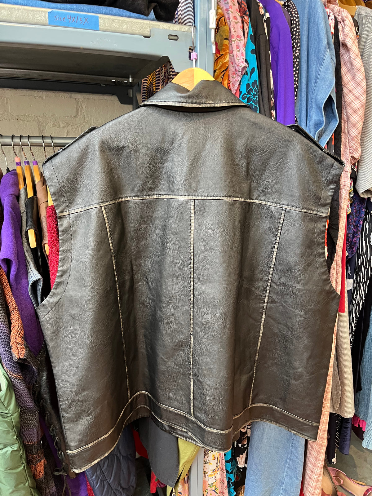 size 28/30 black PLEATHER Studio Untold vest - moto