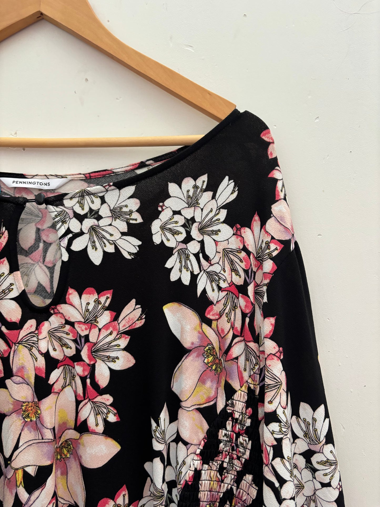 Size 5X Black floral Penningtons Dress