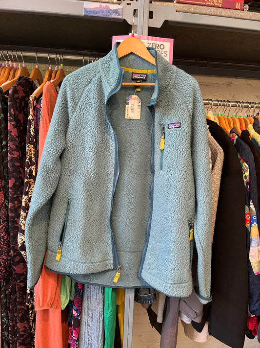 size L teal fluffy Patagonia sweater - fleece