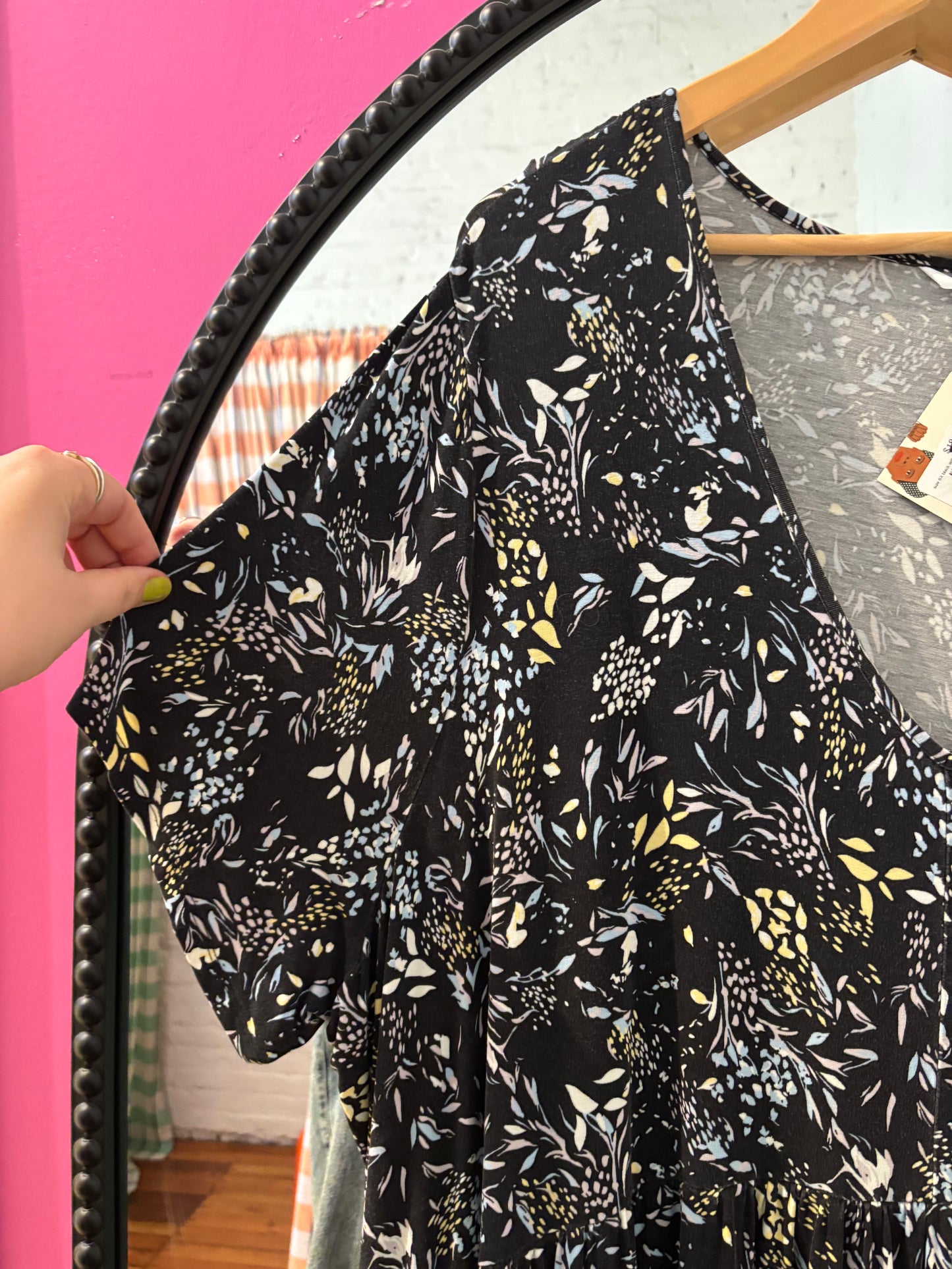 size 6X black with light pattern PENN dress - knee