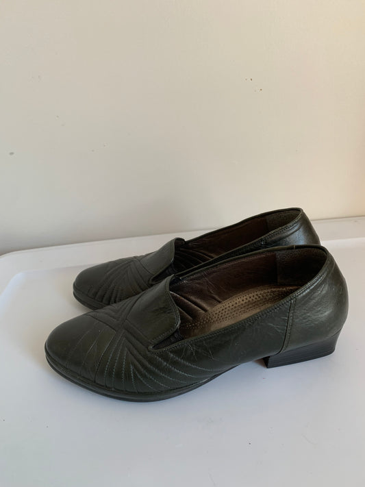 Size 6W Vintage Leather Shoes