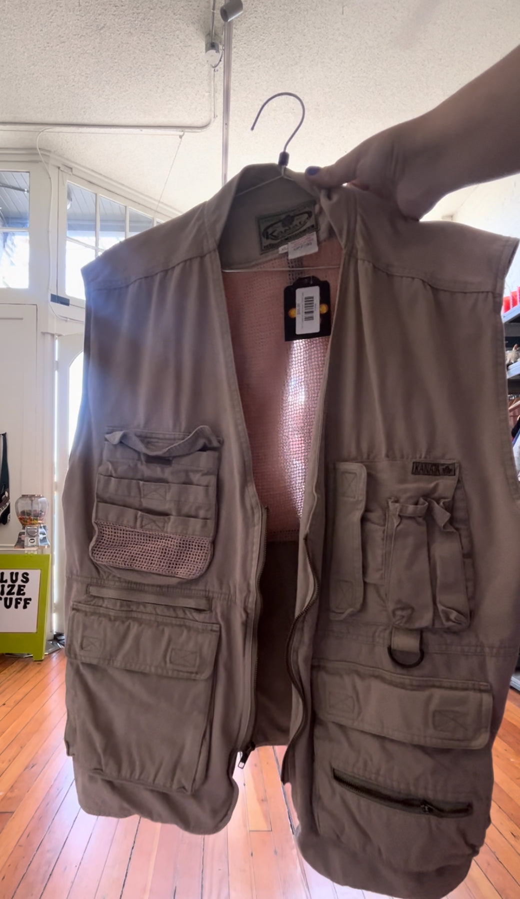 Size XL Beige with pink Kanata Ontfitter Cargo vest