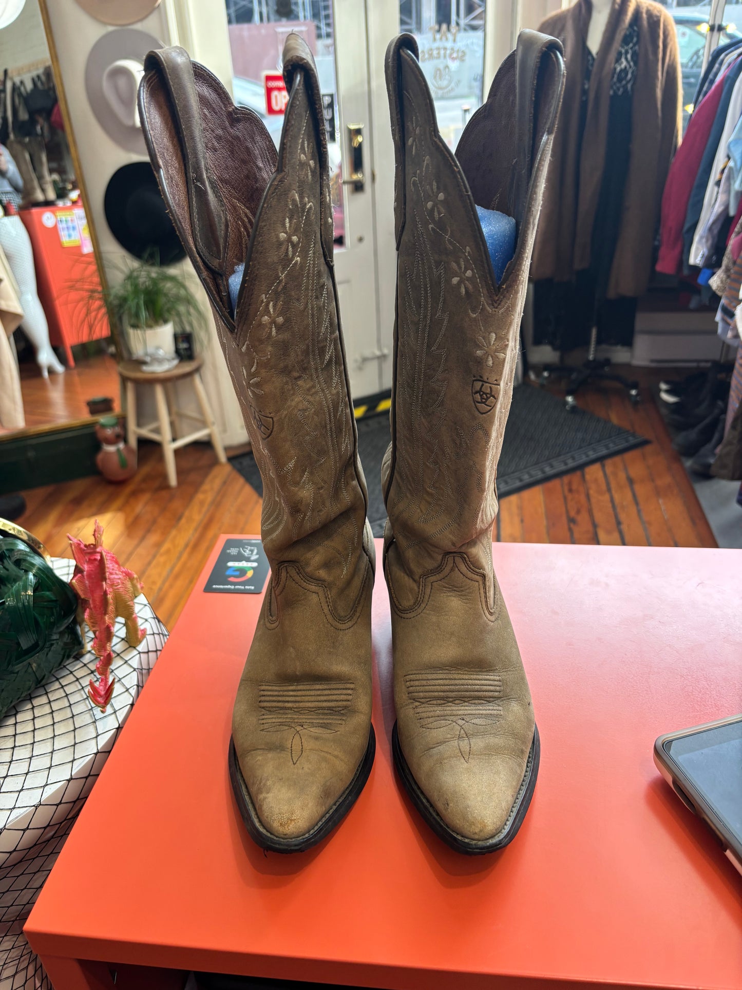 size distressed brown leather Ariat boots - cowboy