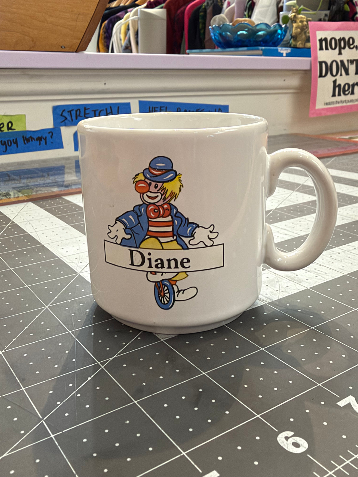 VINTAGE diane mug - CLOWN