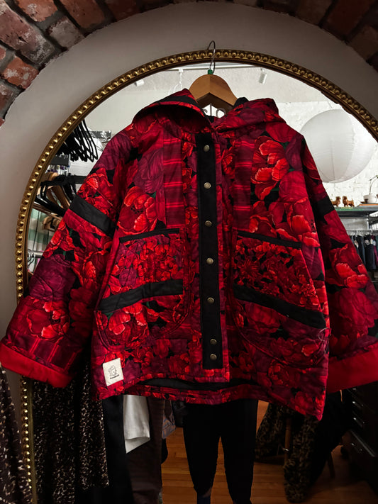 size XL quilted jacket by Woodbrick - wide arm and hem with hood, red tulips