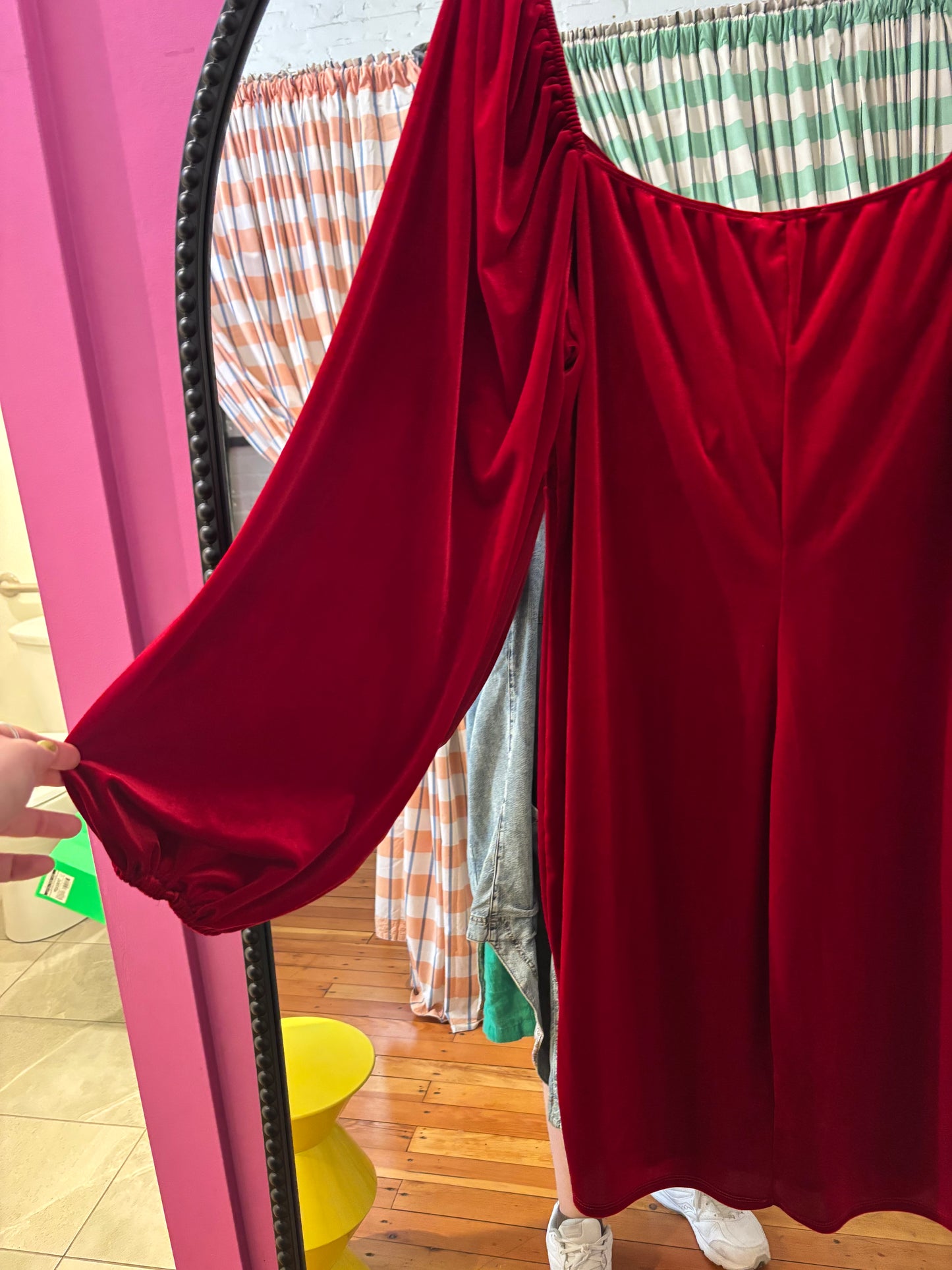 Size 2X red velvet Fashion Nova dress