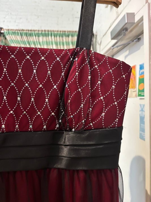 Vintage size 18 black bedazzled overlay on burgundy R&M woman dress - cocktail