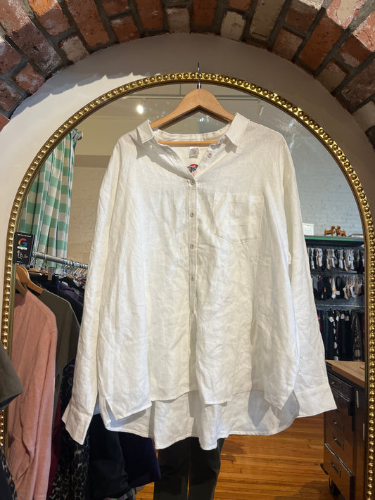 Size 3X white Nettle’s tale linen top with pockets