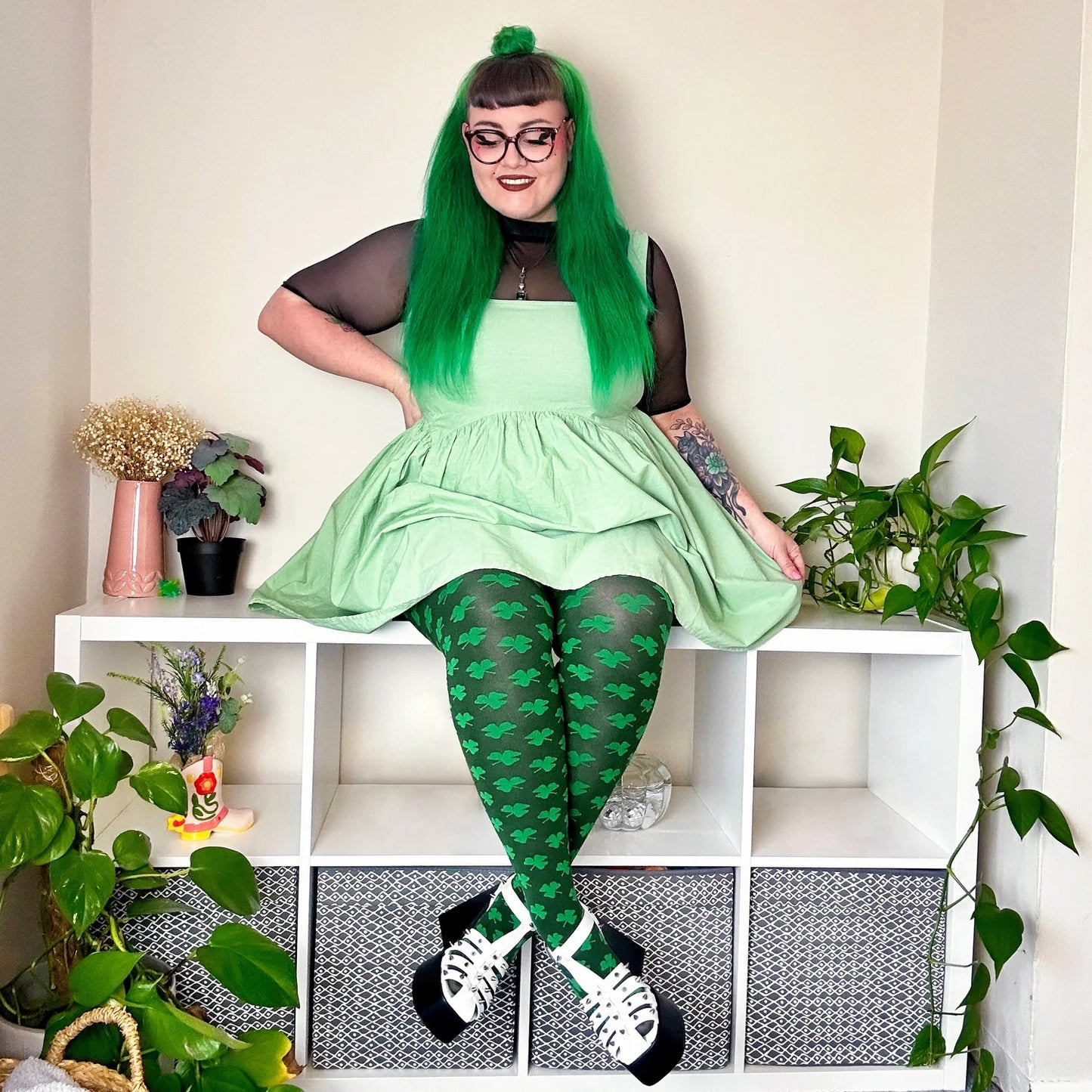 Snag tights