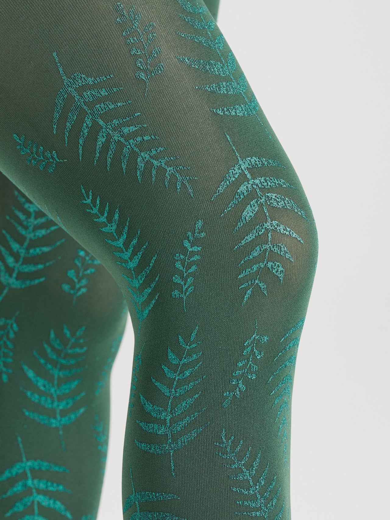 Snag tights