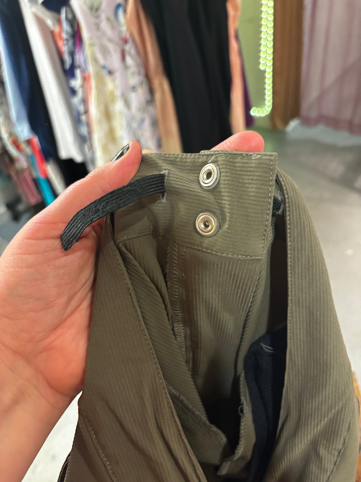 size 20 green ribbed technical TIlley pants - cropped