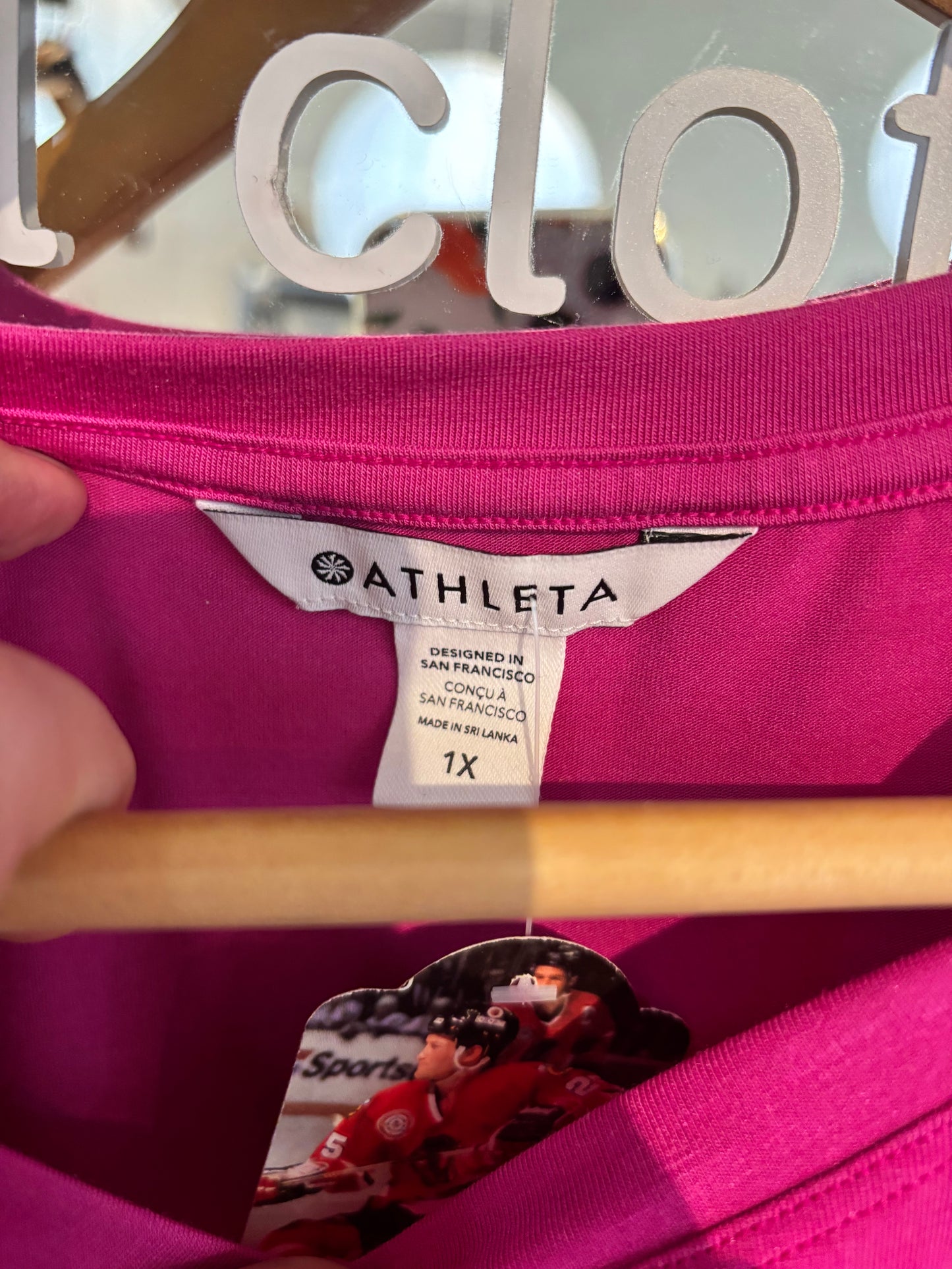 size 1X fuschia Athleta tank